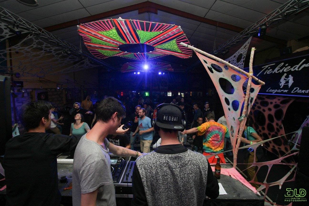 Crowd at a Counter Culture festival performance